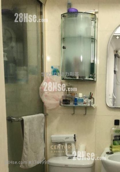 Shaukeiwan Plaza Sell 2 Bedrooms , 1 Bathroom 361 ft²