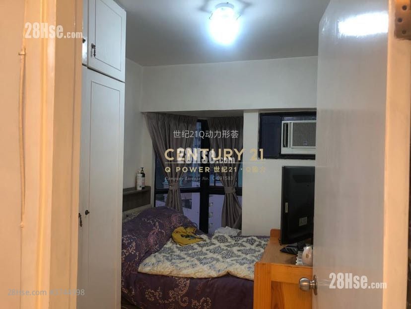 Shaukeiwan Plaza Sell 2 Bedrooms , 1 Bathroom 361 ft²