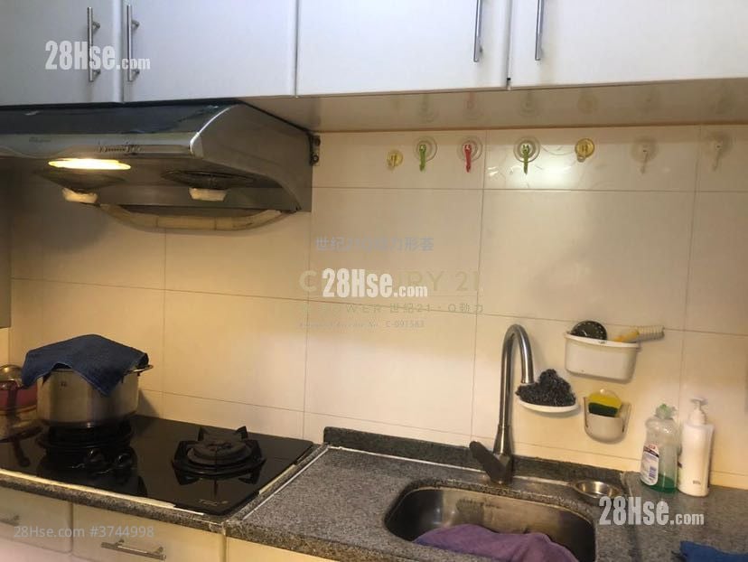 Shaukeiwan Plaza Sell 2 Bedrooms , 1 Bathroom 361 ft²