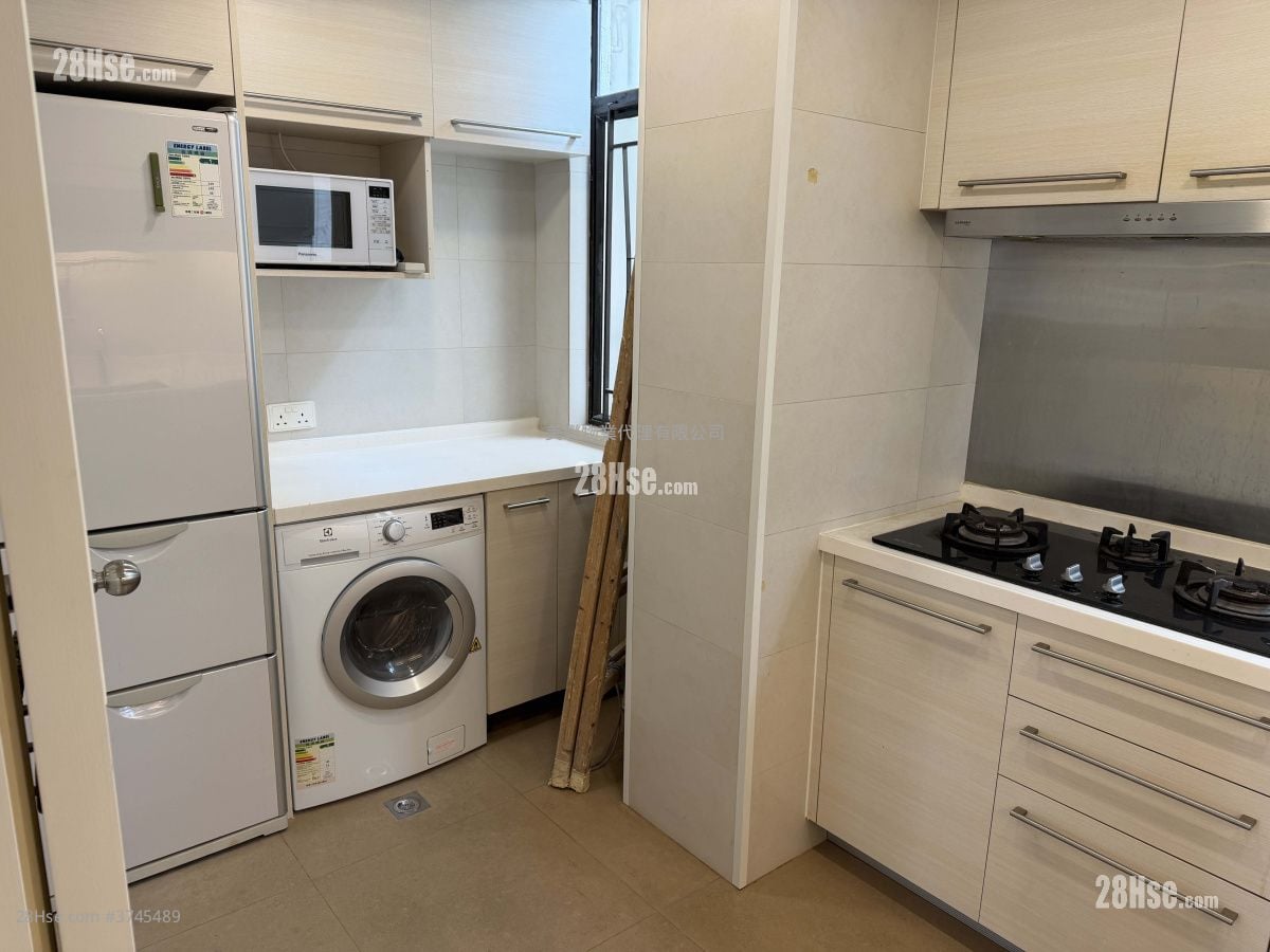 Mountain Court Sell 2 Bedrooms , 2 Bathrooms 991 ft²