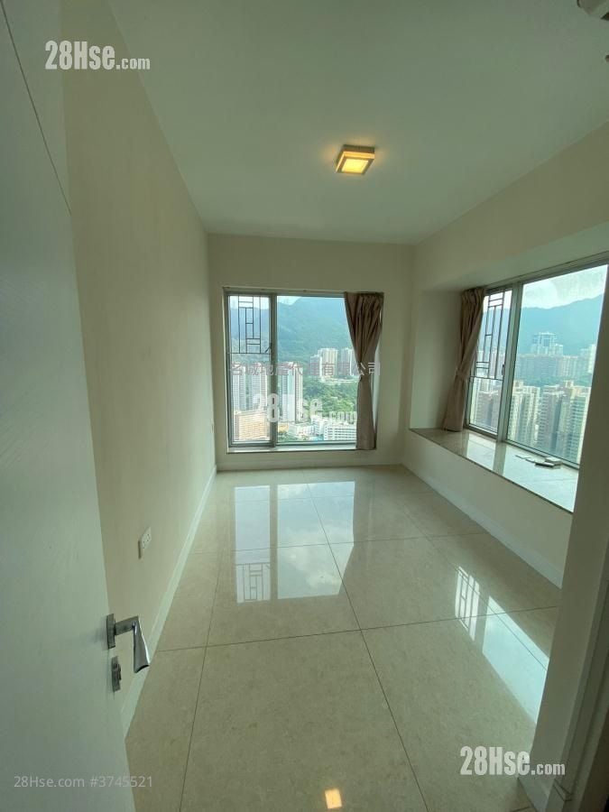 名城 售盘 4 房 , 2 浴室 958 平方尺