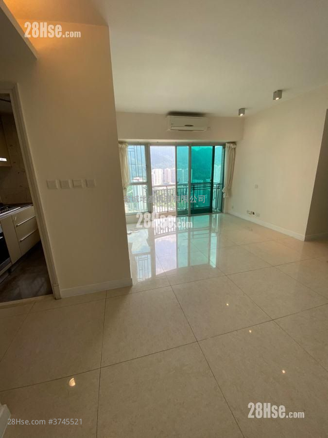 名城 售盘 4 房 , 2 浴室 958 平方尺