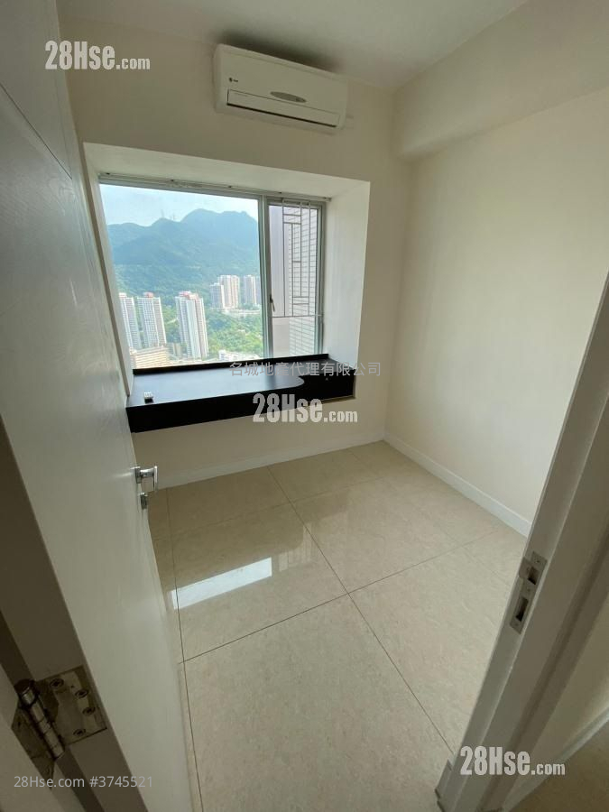 名城 售盘 4 房 , 2 浴室 958 平方尺