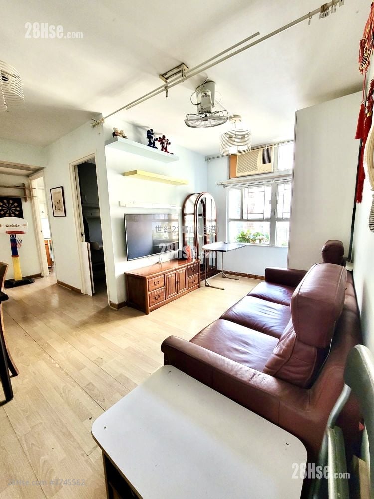 盈福苑 售盘 3 房 , 1 浴室 559 平方尺