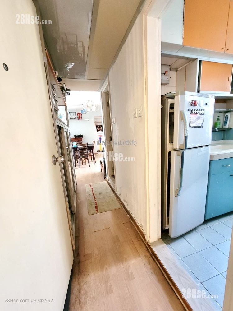 盈福苑 售盘 3 房 , 1 浴室 559 平方尺