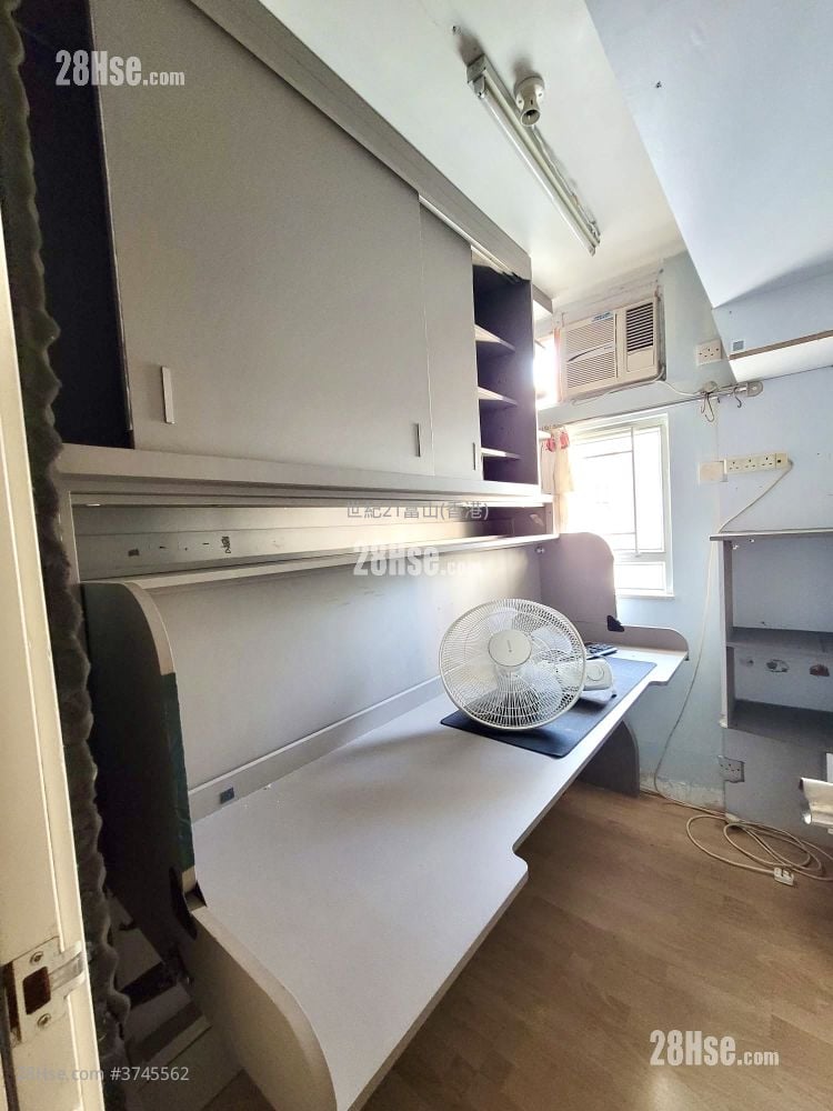 盈福苑 售盘 3 房 , 1 浴室 559 平方尺