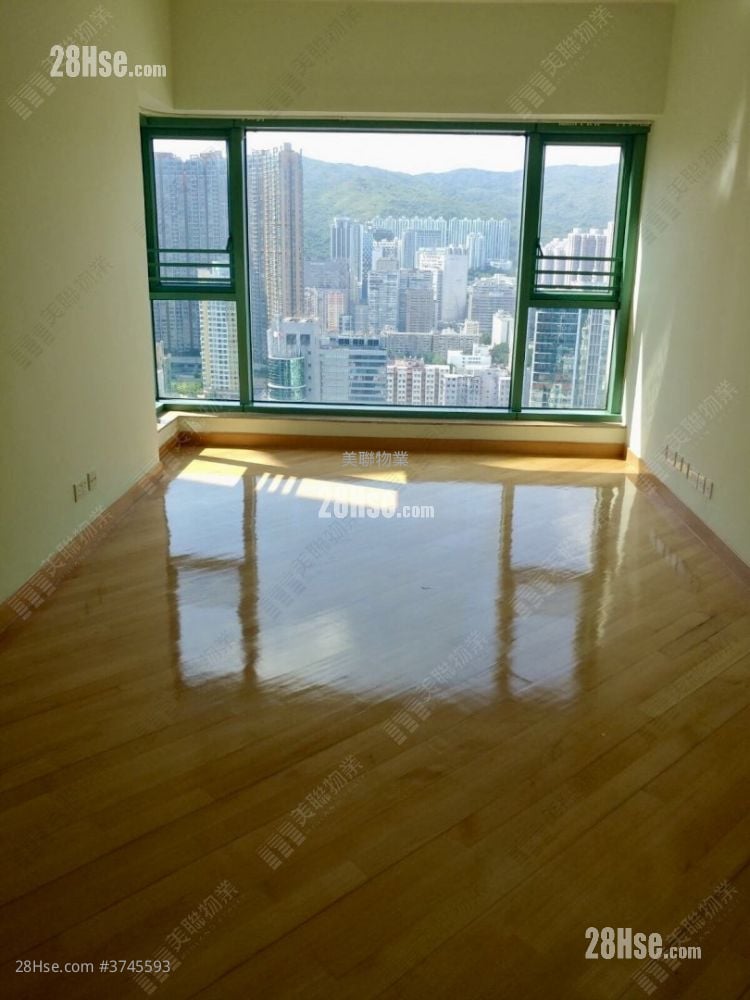 名逸居 售盘 3 房 , 1 浴室 779 平方尺