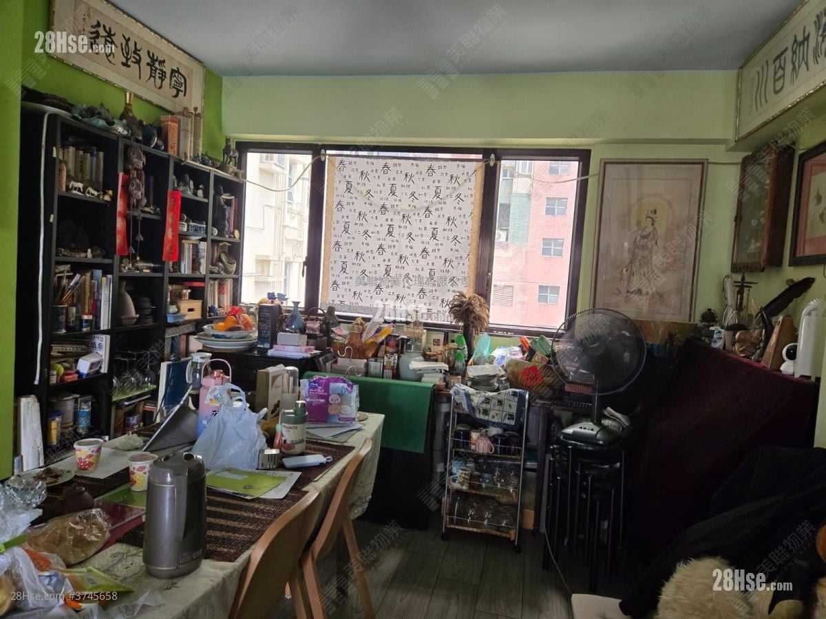 Winner Court Sell 3 Bedrooms , 2 Bathrooms 1,020 ft²