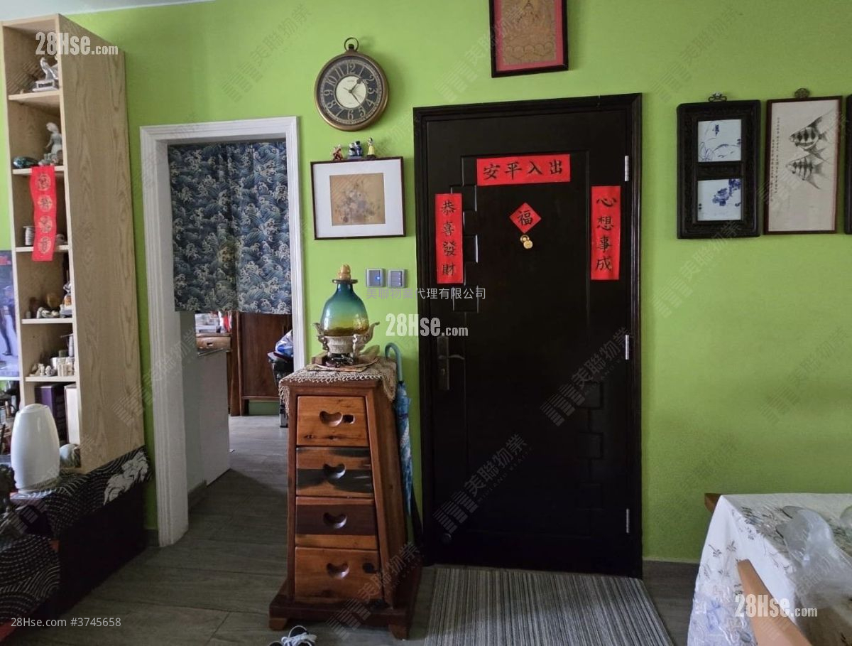 Winner Court Sell 3 Bedrooms , 2 Bathrooms 1,020 ft²