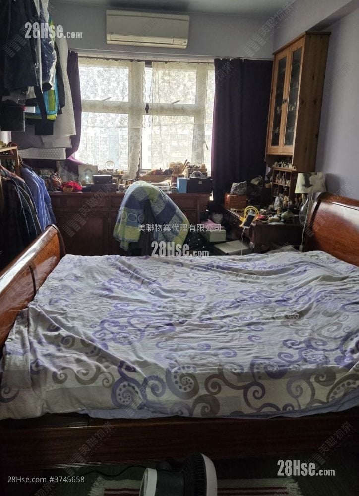 Winner Court Sell 3 Bedrooms , 2 Bathrooms 1,020 ft²