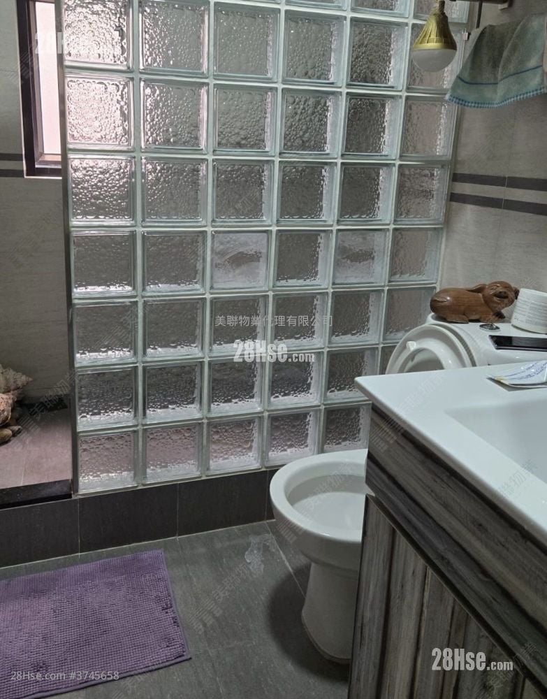 Winner Court Sell 3 Bedrooms , 2 Bathrooms 1,020 ft²