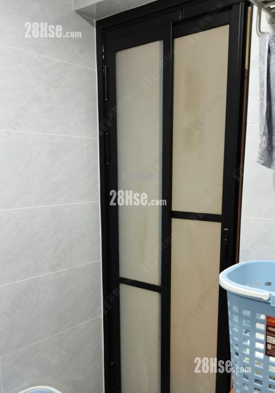 King Ming Court Sell 2 Bedrooms , 1 Bathroom 401 ft²