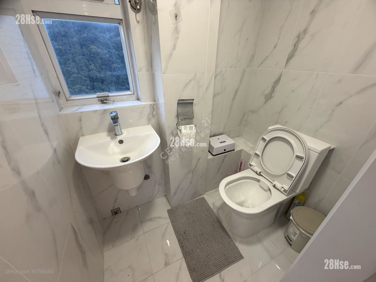 瑞峰花园 售盘 4 房 , 2 浴室 2,279 平方尺