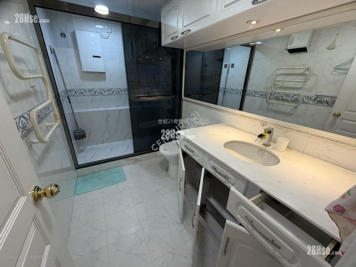 瑞峰花园 售盘 4 房 , 2 浴室 2,279 平方尺