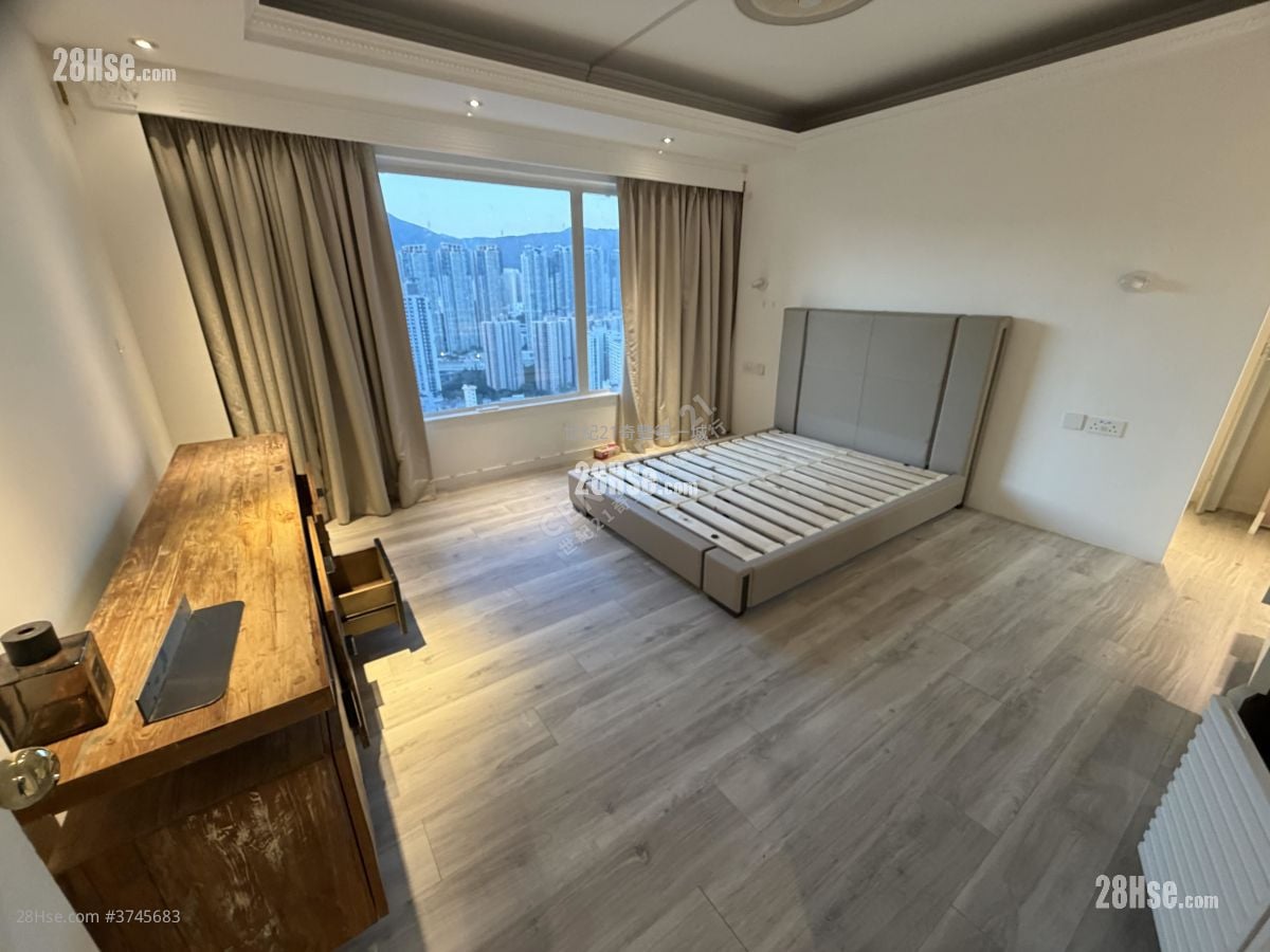 瑞峰花园 售盘 4 房 , 2 浴室 2,279 平方尺