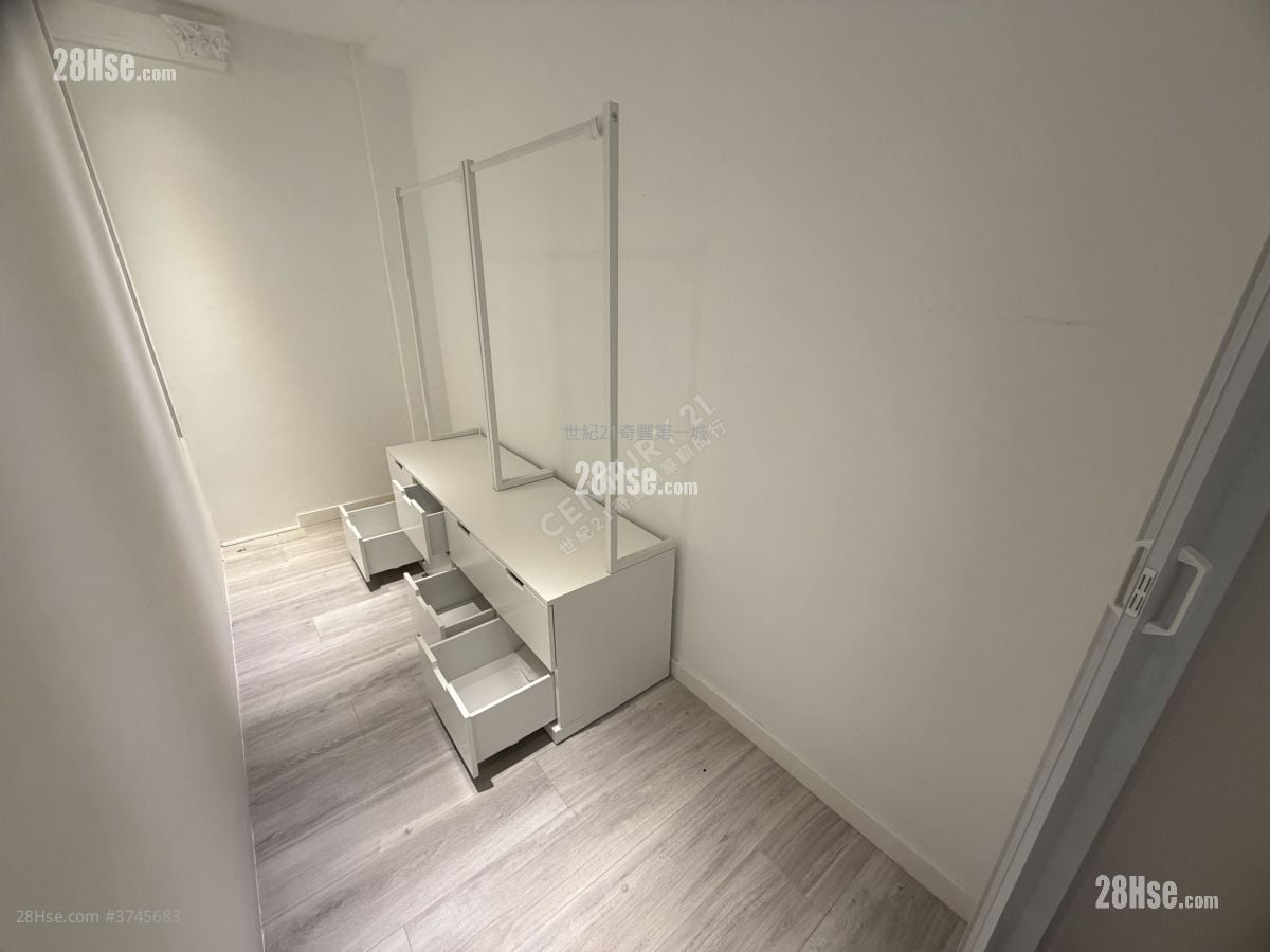 瑞峰花园 售盘 4 房 , 2 浴室 2,279 平方尺