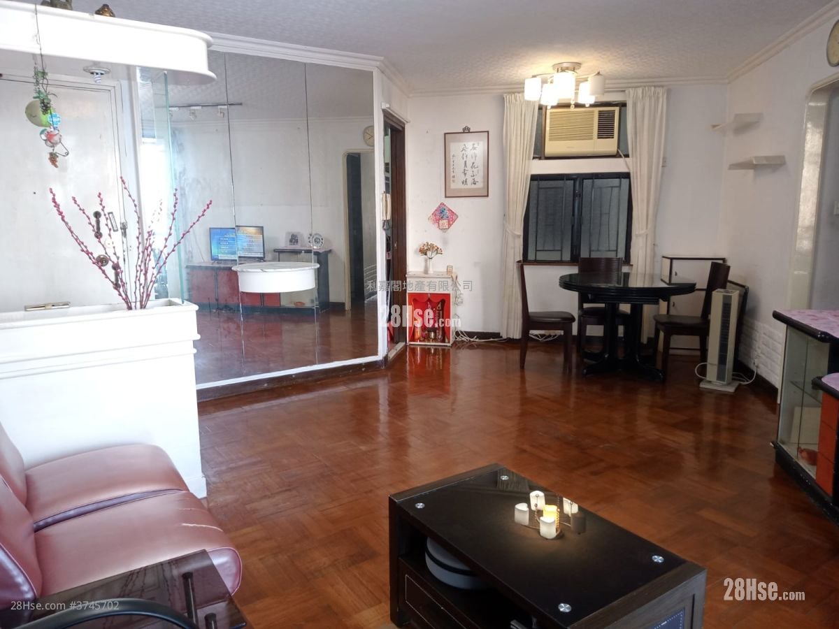 杏花邨 售盘 4 房 826 平方尺