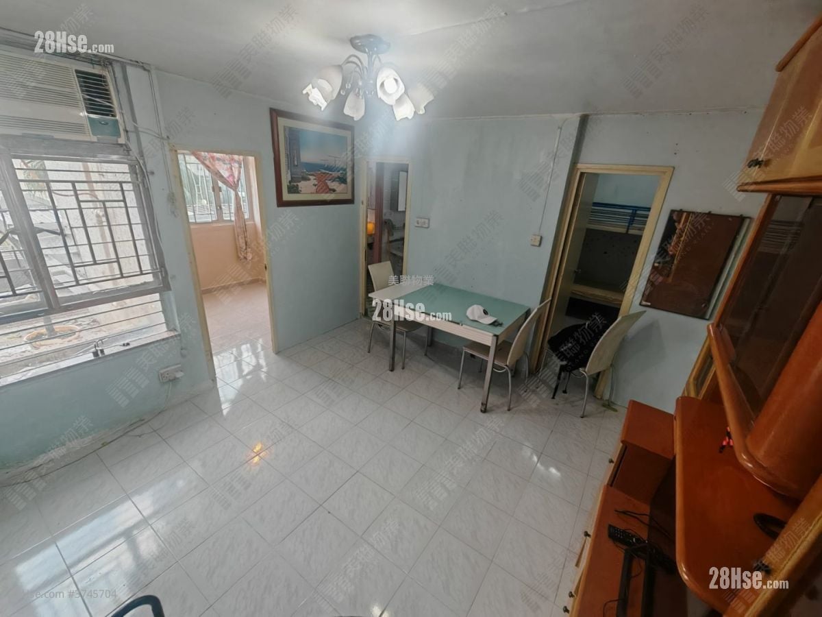 翠林邨 售盤 2 房 , 1 浴室 381 平方呎