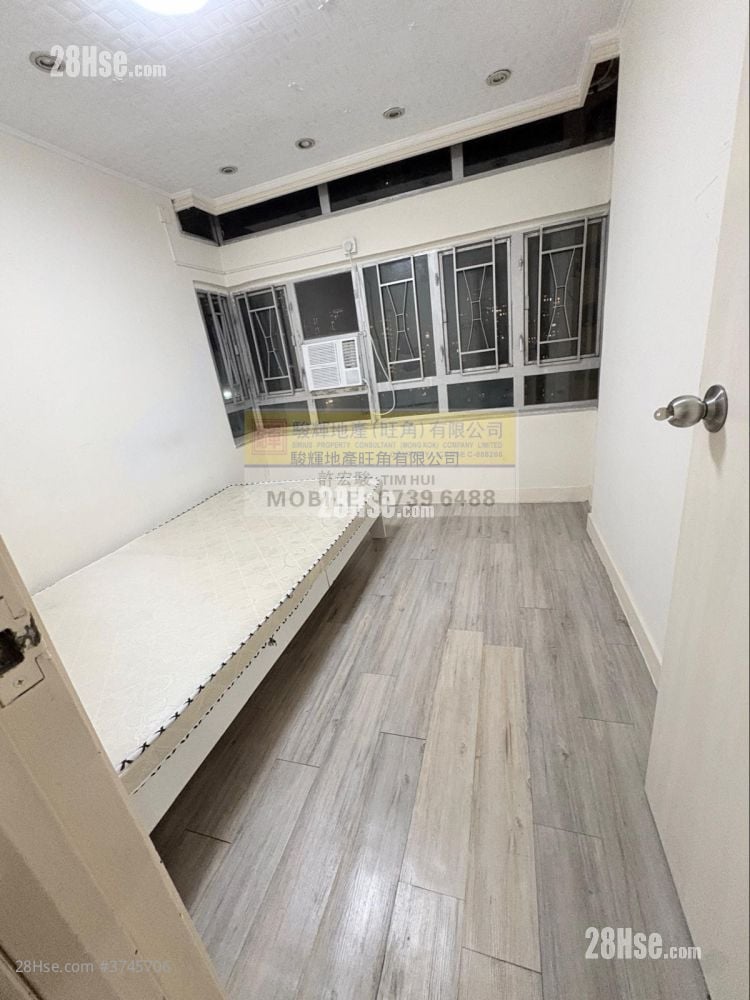 Mainway Court Sell 2 Bedrooms , 1 Bathroom 382 ft²