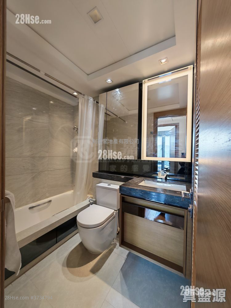 峻巒 售盤 3 房 714 平方呎