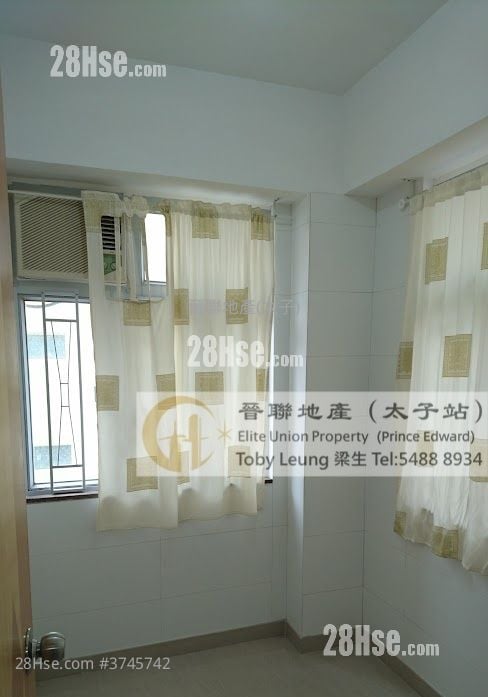 Chi Fuk Mansion Sell 2 Bedrooms , 1 Bathroom 206 ft²