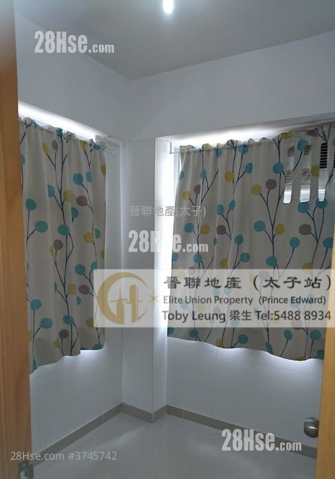 Chi Fuk Mansion Sell 2 Bedrooms , 1 Bathroom 206 ft²