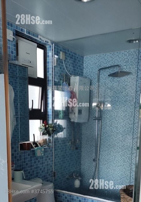 杏花邨 售盘 4 房 , 2 浴室 826 平方尺