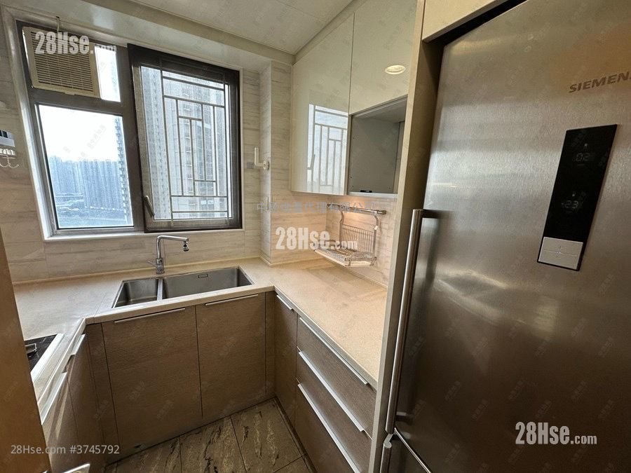 Parc City Sell 3 Bedrooms , 2 Bathrooms 768 ft²