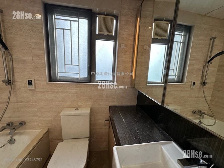 Parc City Sell 3 Bedrooms , 2 Bathrooms 768 ft²