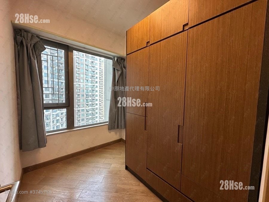 Parc City Sell 3 Bedrooms , 2 Bathrooms 768 ft²