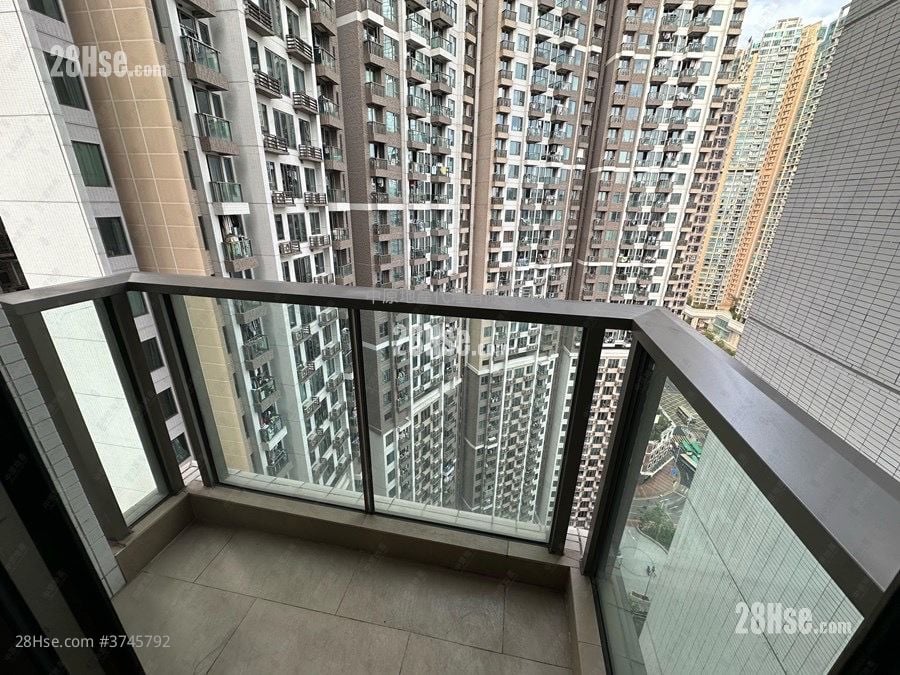 Parc City Sell 3 Bedrooms , 2 Bathrooms 768 ft²