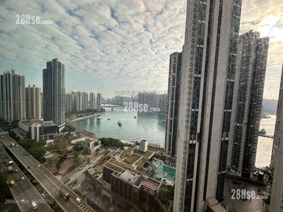 Parc City Sell 3 Bedrooms , 2 Bathrooms 768 ft²