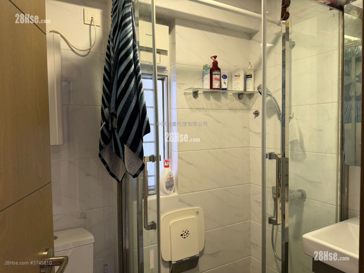 Kornhill Garden Sell 3 Bedrooms , 1 Bathroom 592 ft²