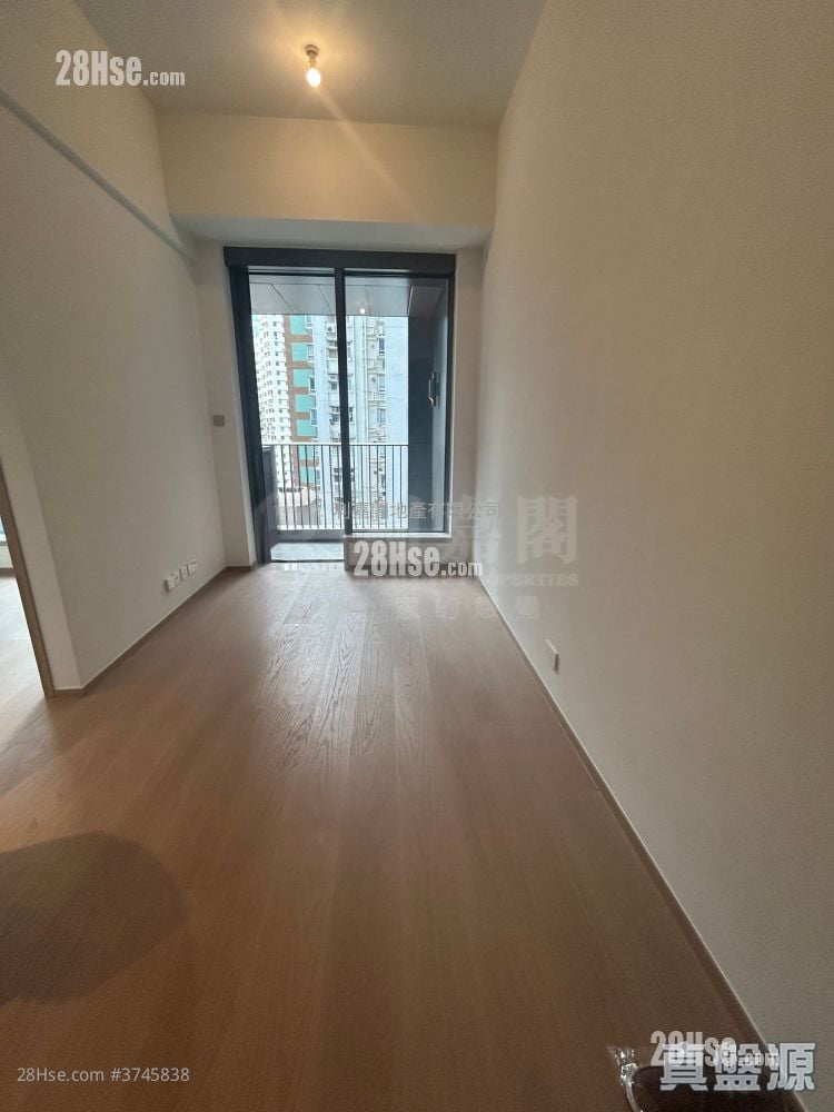 101 Kings Road Sell 399 ft²