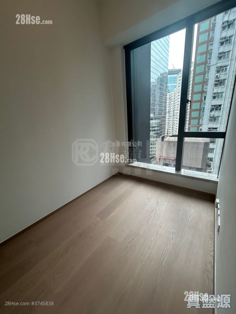 101 Kings Road Sell 399 ft²