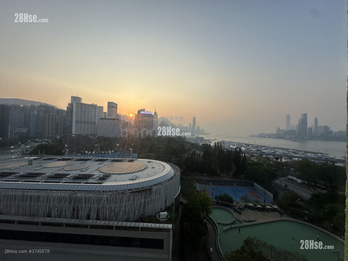 Victoria Court Sell 4 Bedrooms , 3 Bathrooms 1,518 ft²