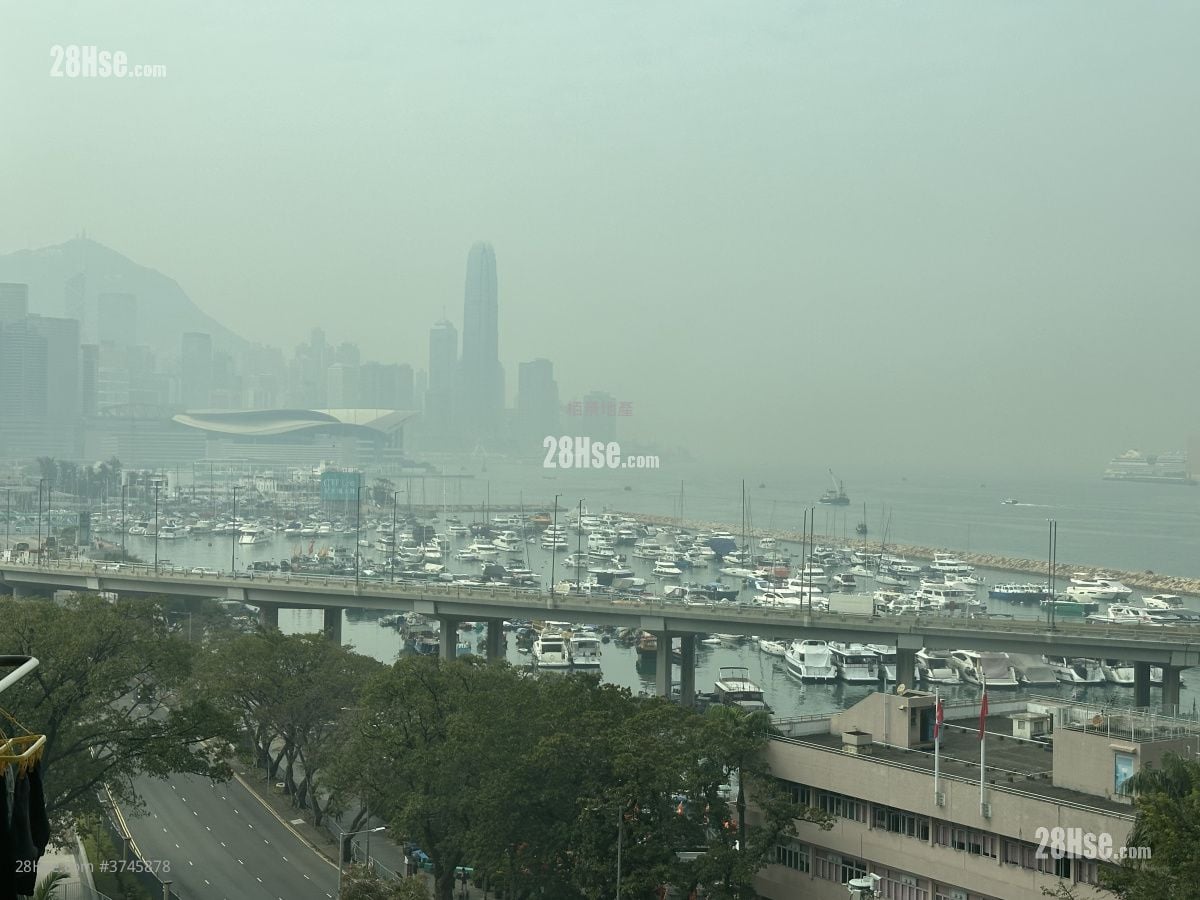 Victoria Court Sell 4 Bedrooms , 3 Bathrooms 1,518 ft²