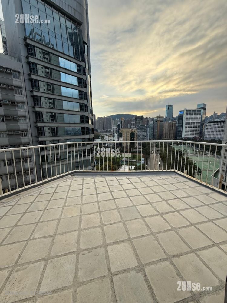 Hung On Building Sell 3 Bedrooms , 2 Bathrooms 724 ft²