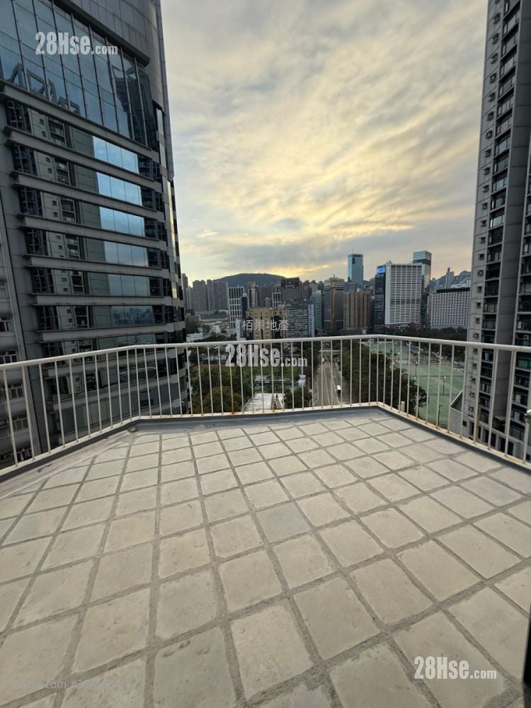 Hung On Building Sell 3 Bedrooms , 2 Bathrooms 724 ft²