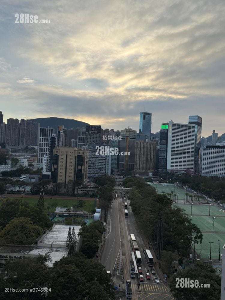 Hung On Building Sell 3 Bedrooms , 2 Bathrooms 724 ft²