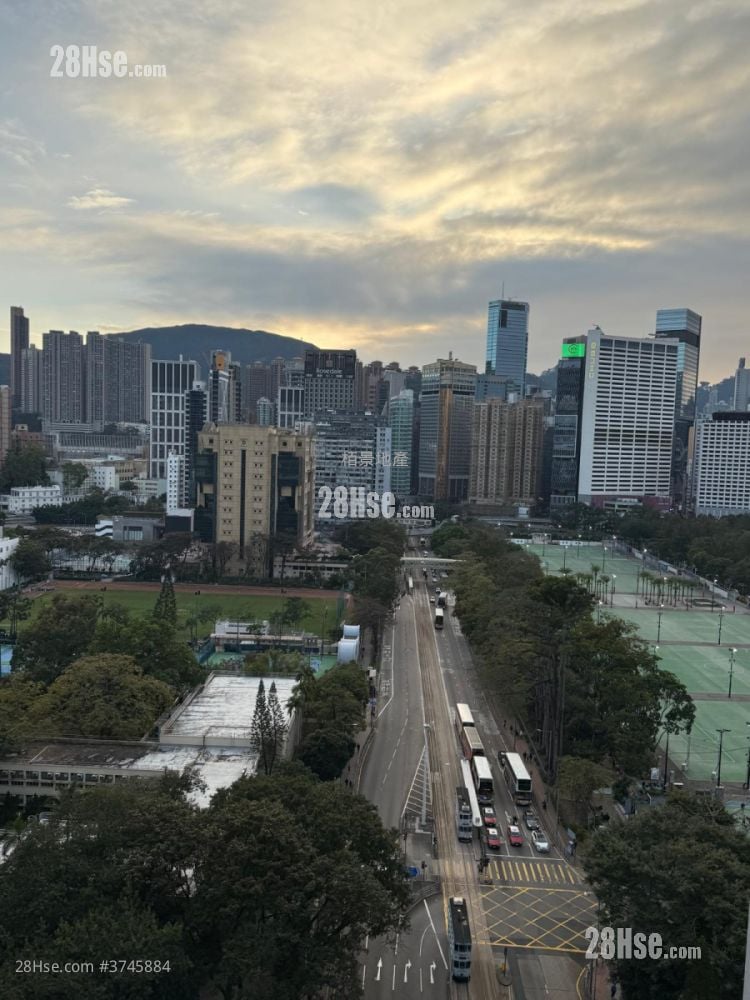 Hung On Building Sell 3 Bedrooms , 2 Bathrooms 724 ft²