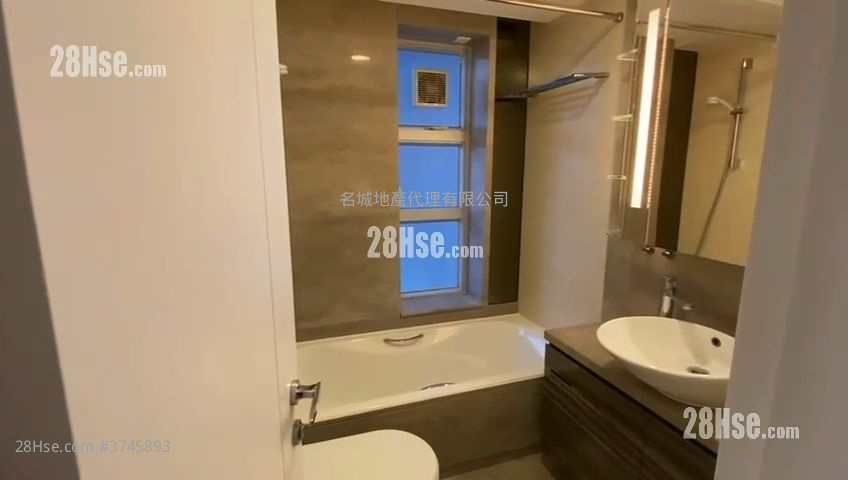 名城 售盘 4 房 , 2 浴室 958 平方尺