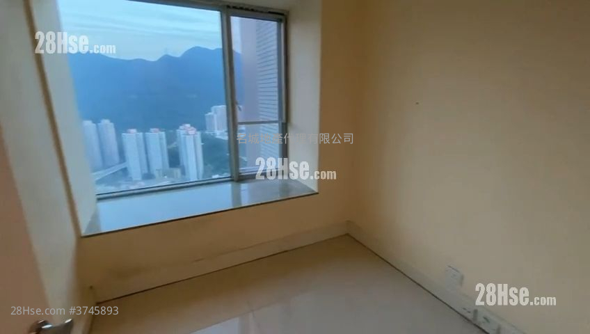 名城 售盘 4 房 , 2 浴室 958 平方尺