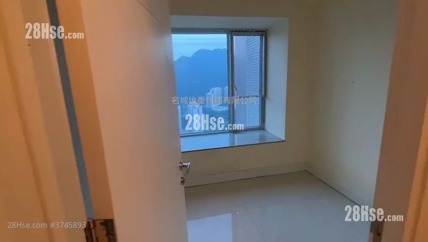 名城 售盘 4 房 , 2 浴室 958 平方尺