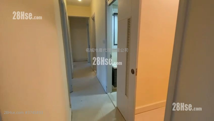 名城 售盘 4 房 , 2 浴室 958 平方尺