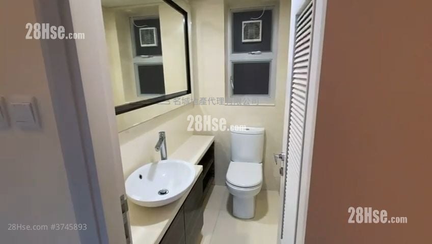 名城 售盘 4 房 , 2 浴室 958 平方尺