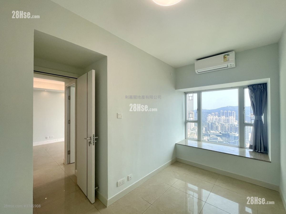 Metro Town Sell 2 Bedrooms , 1 Bathroom 476 ft²