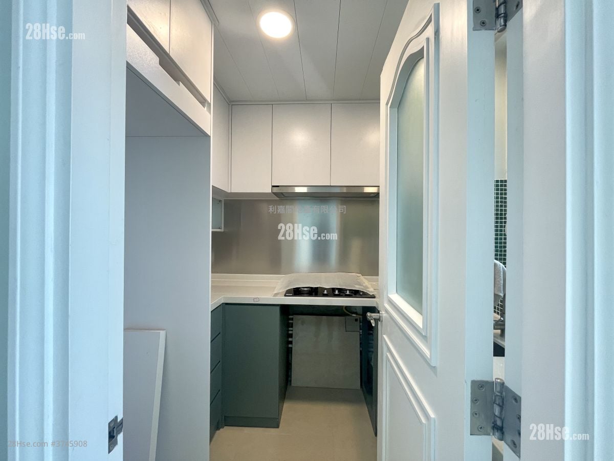 Metro Town Sell 2 Bedrooms , 1 Bathroom 476 ft²