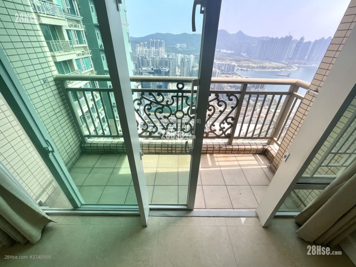 Metro Town Sell 2 Bedrooms , 1 Bathroom 476 ft²