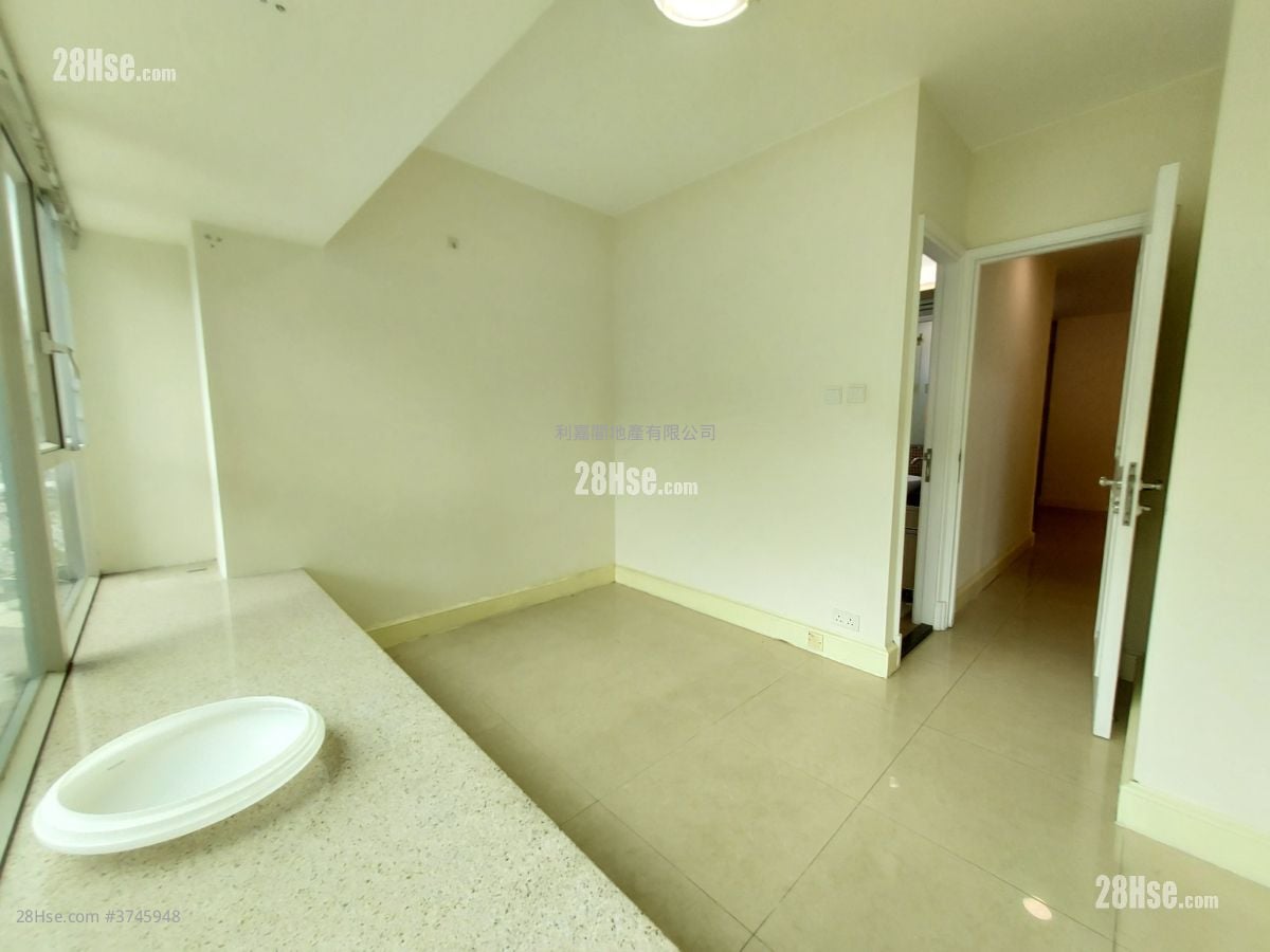 Metro Town Sell 3 Bedrooms , 2 Bathrooms 638 ft²